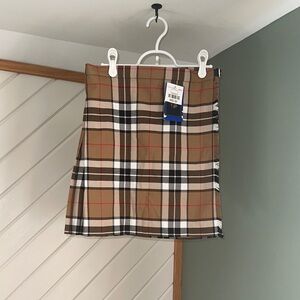 Chic Plaid Mini Skirt in Tan and Black